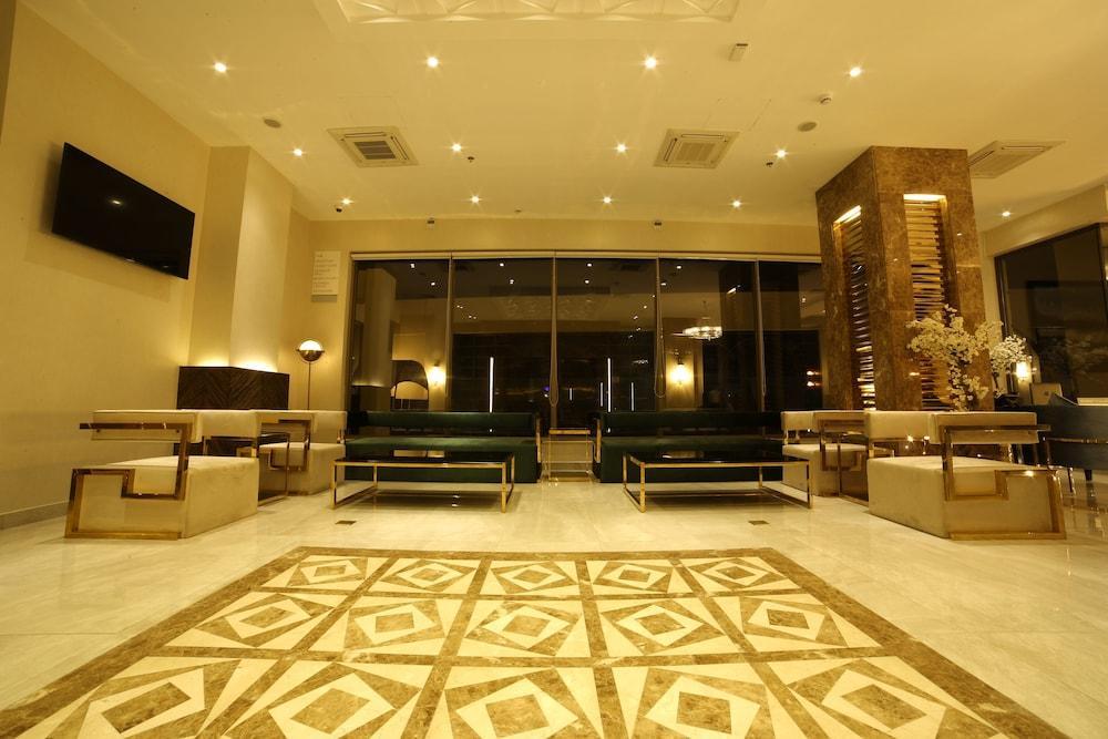 Best Western Premier Hotel Gulberg Lahore Exterior photo