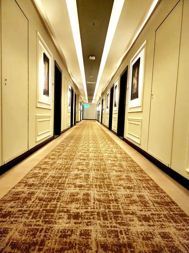 Best Western Premier Hotel Gulberg Lahore Interior photo